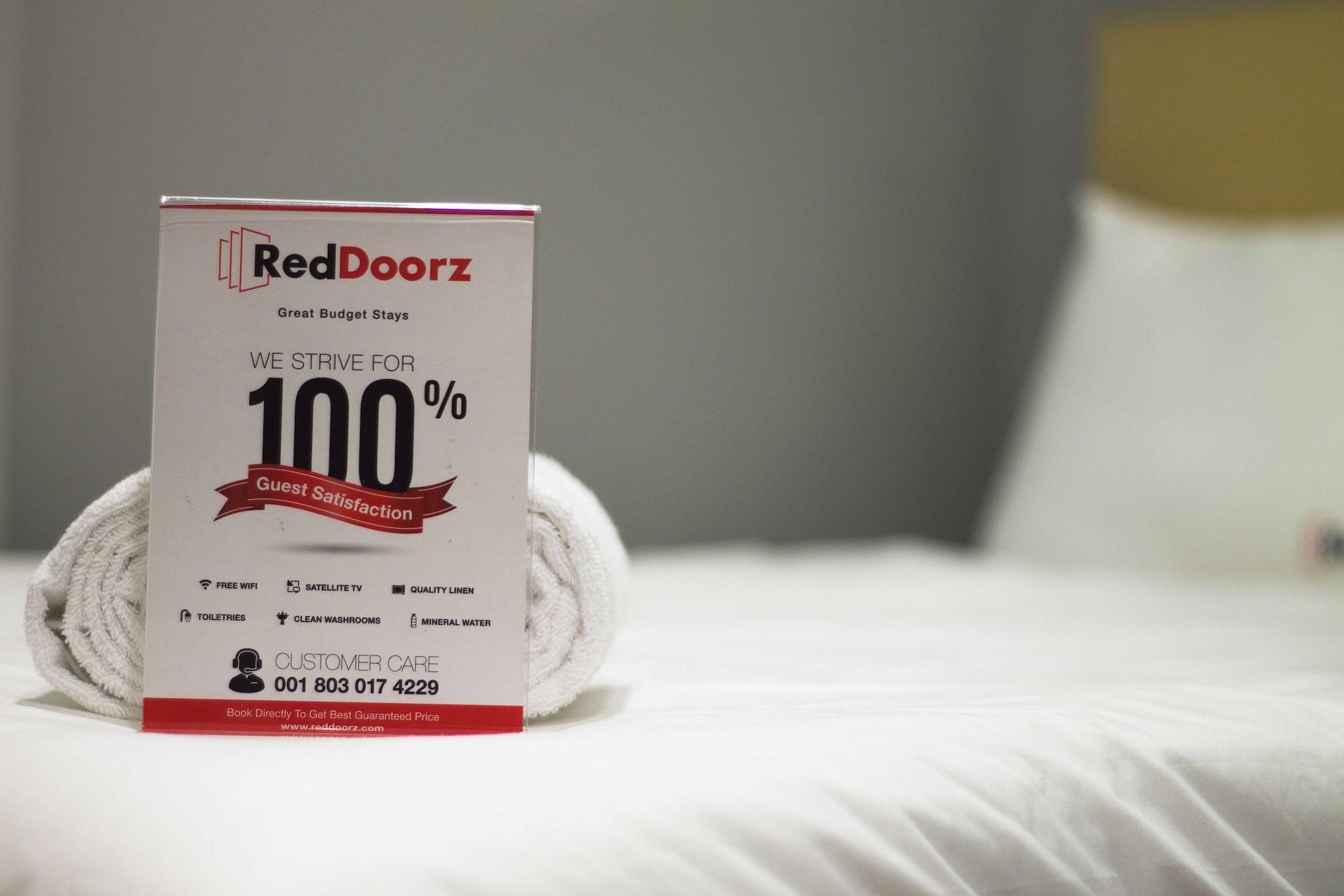 Reddoorz Plus @ Setiabudi Tengah Giacarta Esterno foto