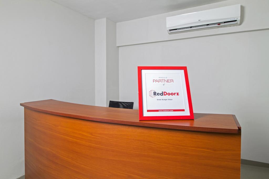 Reddoorz Plus @ Setiabudi Tengah Giacarta Esterno foto