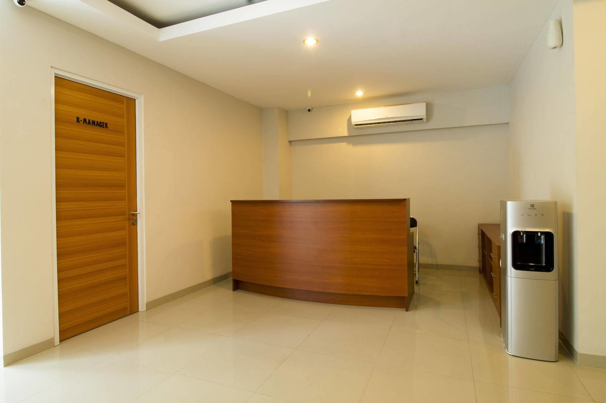Reddoorz Plus @ Setiabudi Tengah Giacarta Esterno foto
